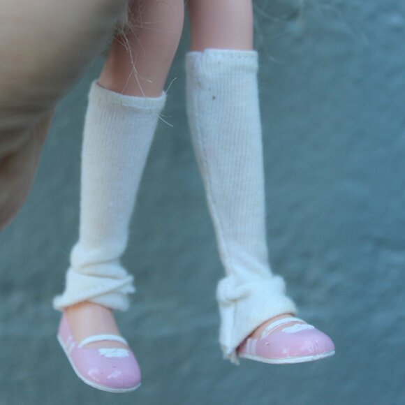 Moxie Girlz  blonde doll dressed pink MGA 2009 Avery silly monkey girl - Picture 4 of 6